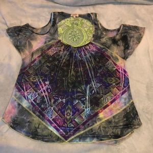 Very beautiful unique OneWorld shirt